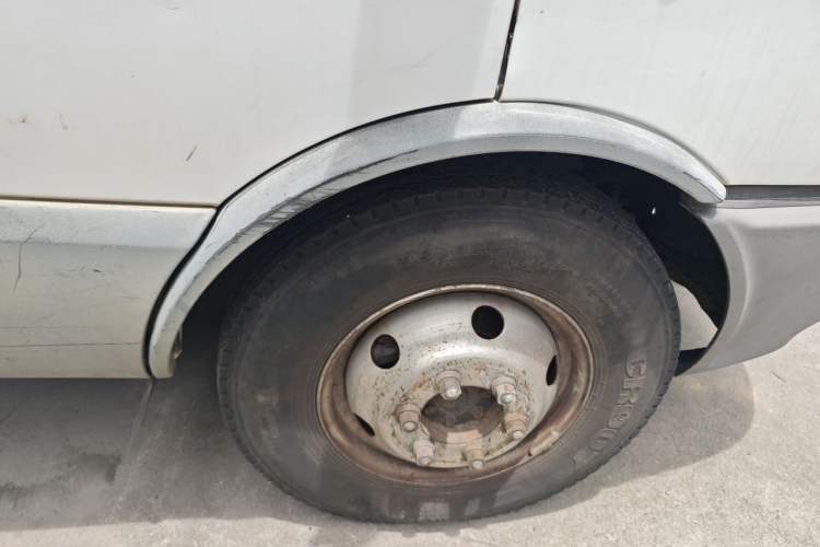 Used Iveco Power Daily 2013 2.8T-A32 All-Round Edition Right Front Wheel Hub