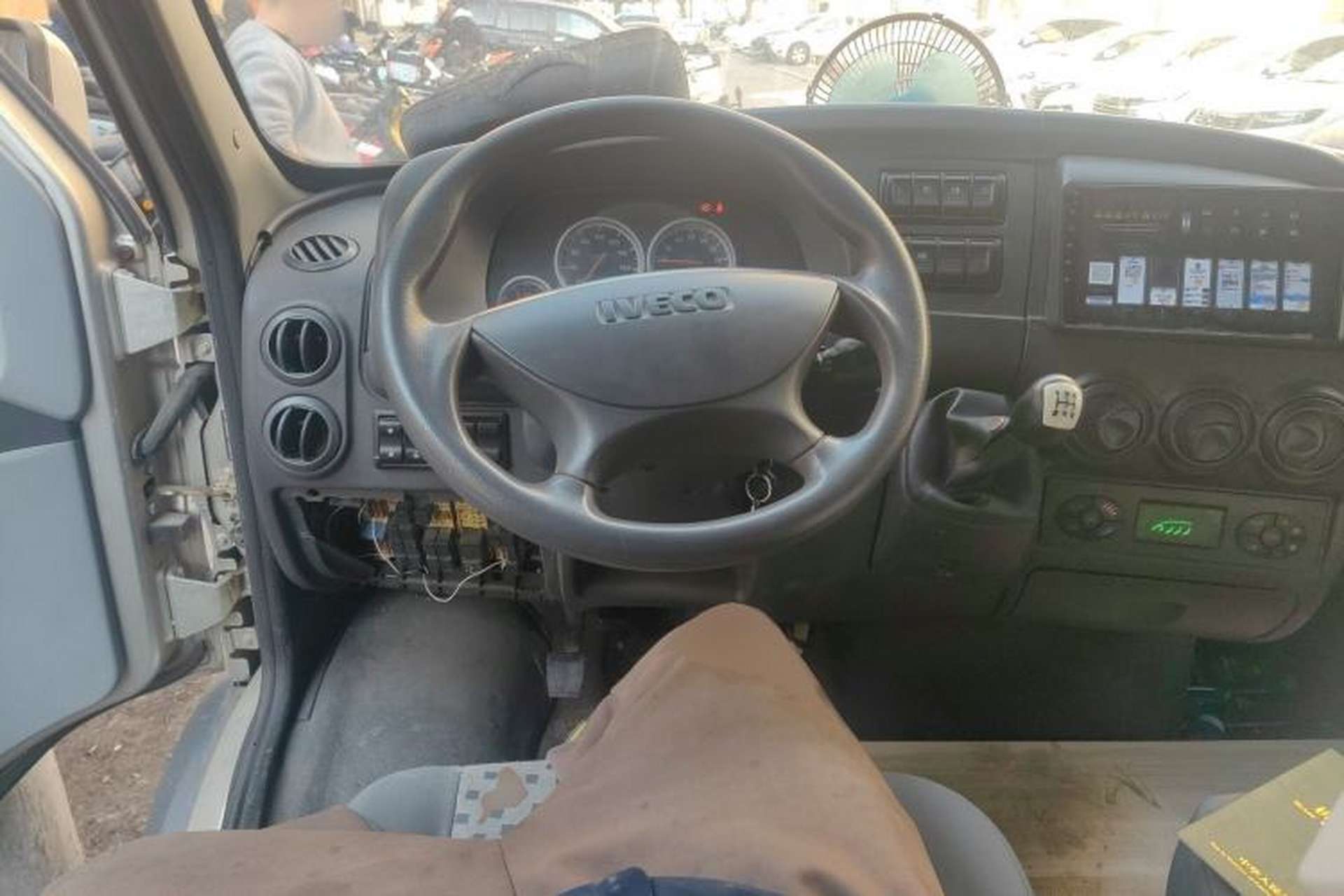 Used Iveco Power Daily 2013 3.0T-V39 Low-Roof Box Truck F1C Steering Wheel
