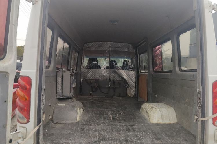 Used Iveco Power Daily 2013 2.5T-V39 Low-Roof Box Truck Trunk