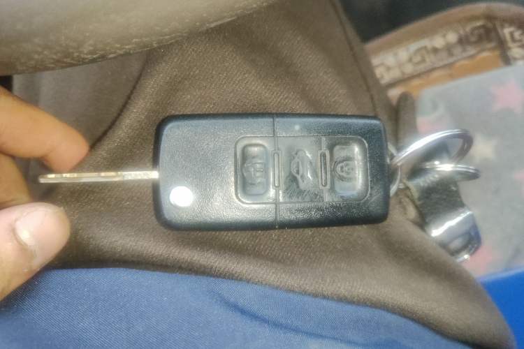 Used Iveco Power Daily 2013 2.5T-V39 Low-Roof Box Truck Vehicle Key
