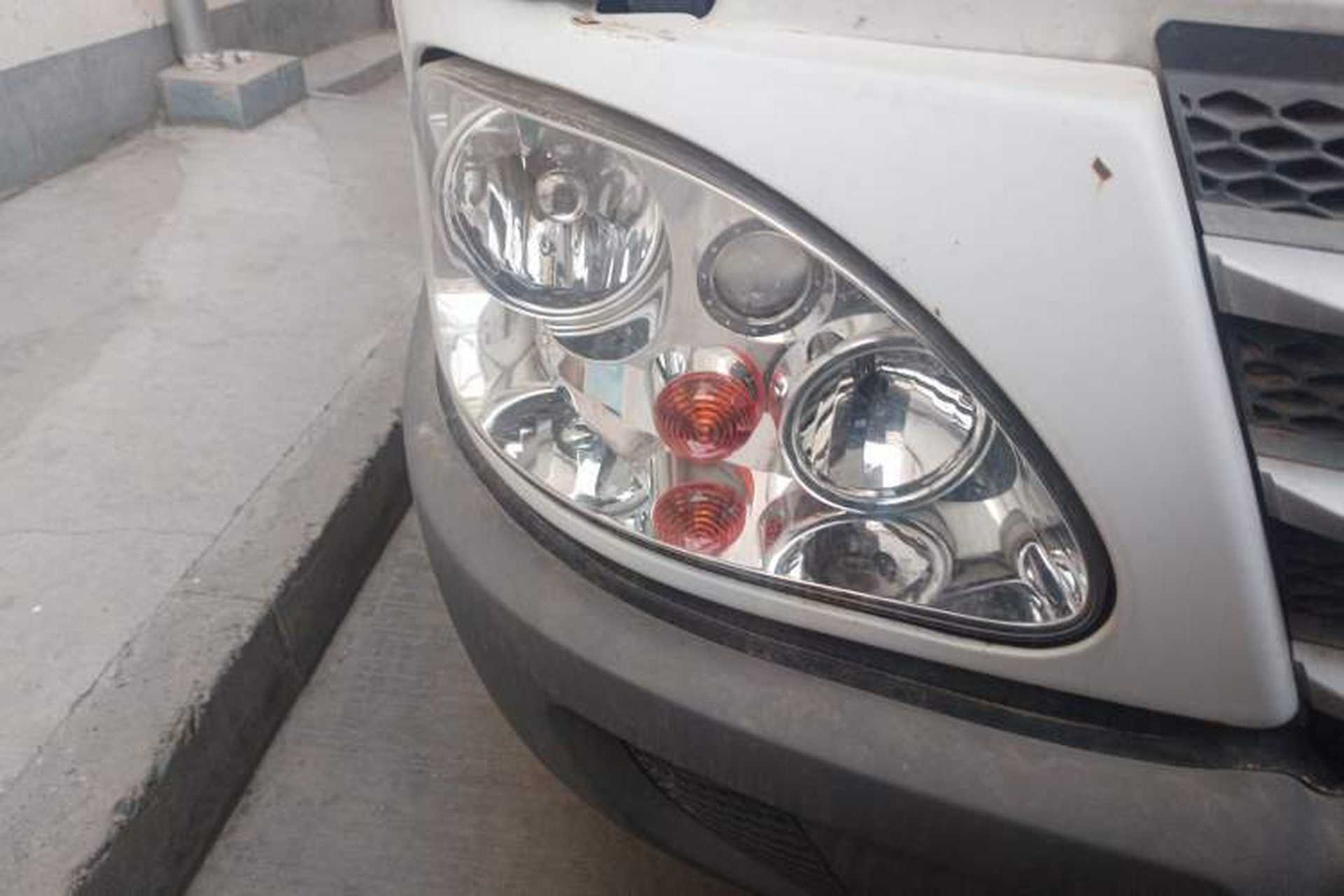 Used Iveco Power Daily 2013 3.0T-V39 High-Roof Box Truck F1C Right Front Headlight
