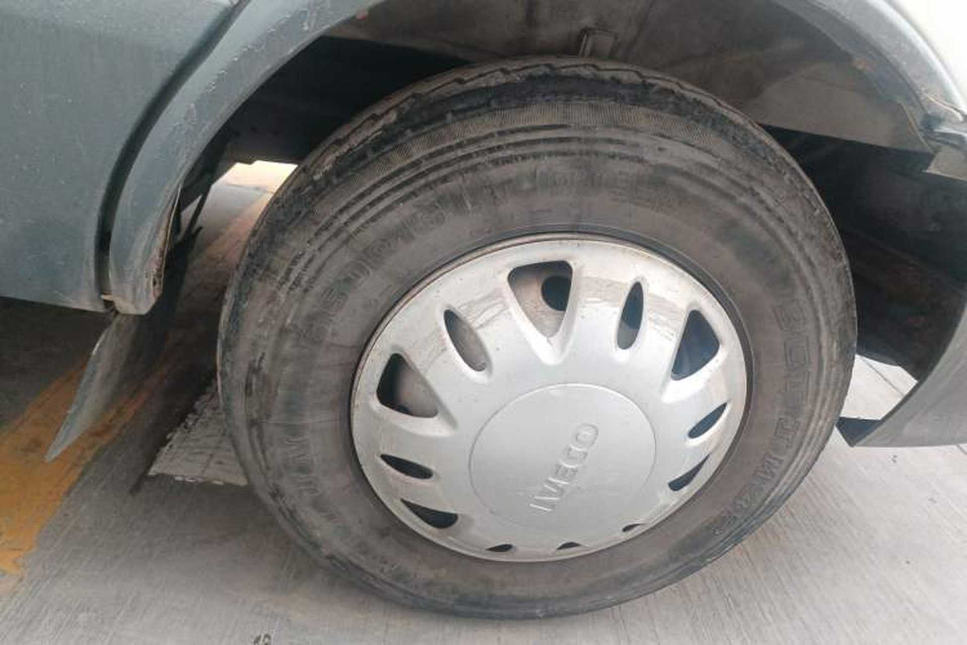 Used Iveco Power Daily 2013 3.0T-V39 High-Roof Box Truck F1C Right Front Wheel Hub