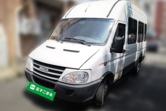Iveco Power Daily 2013 2.5T-V39 Box Truck High Roof de segunda mano