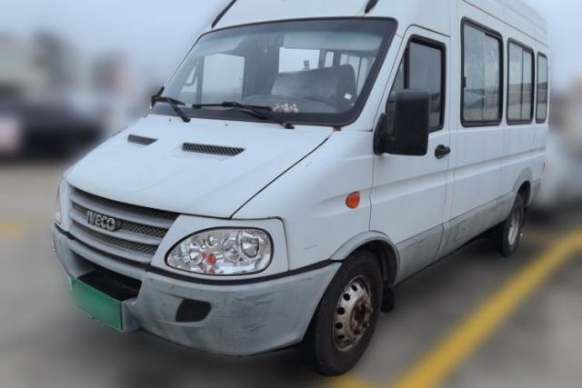 Used Iveco Power Daily 2013 2.5T-V39 Box Truck High Roof