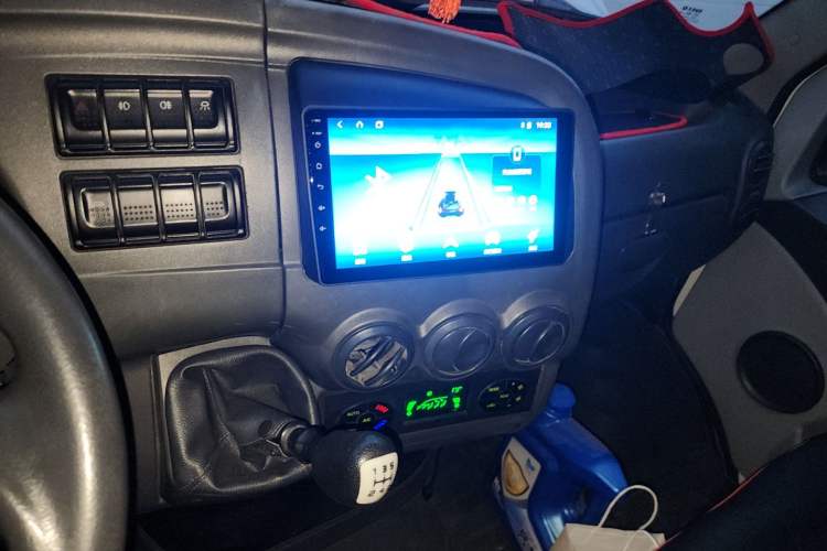 Used Iveco Power Daily 2013 2.8T-A36 Dual-Purpose Passenger and Cargo Vehicle Audio And AC Panel