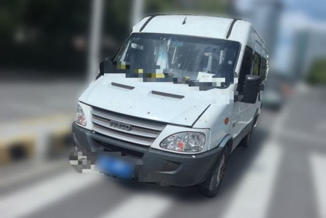 Used Iveco Power Daily Iveco, Iveco D Series 2013 model, 2.5T-V39, box body with high roof