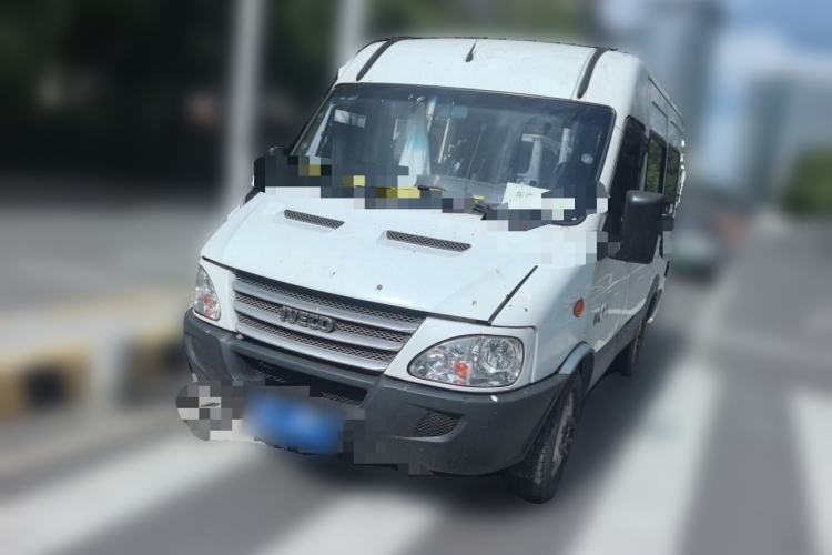 Used Iveco Power Daily Iveco, Iveco D Series 2013 model, 2.5T-V39, box body with high roof Guazi used car, China used car export, Used car for sale, Used  cars, Cheapest cars for sale