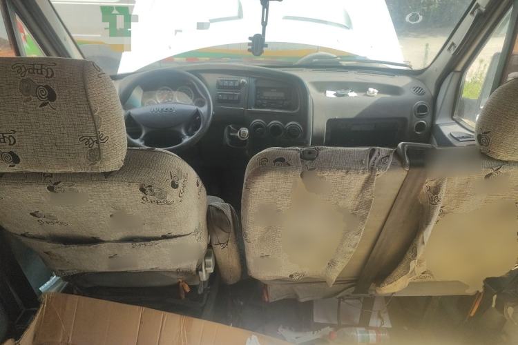 Used Iveco Power Daily 2013 2.8T-A32 All-Round Edition Center Console