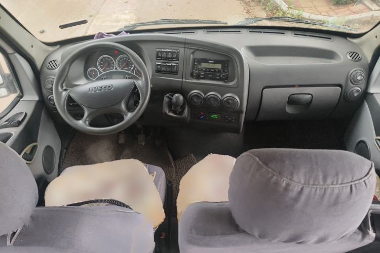 Used Iveco Power Daily 2013 2.8T-A32 All-Round Edition Center Console