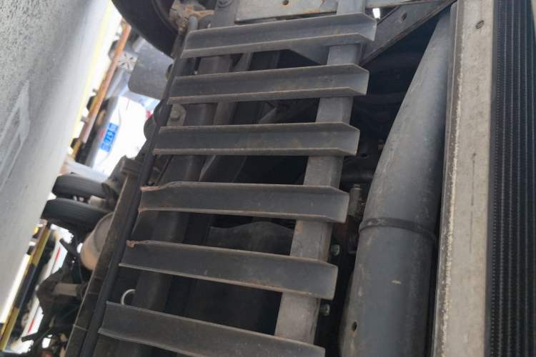 Used Iveco Power Daily 2013 2.5T-V39 Box Truck High Roof Chassis Front
