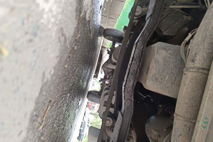 Used Iveco Power Daily 2013 3.0T-V42 Box Truck F1C Chassis Front