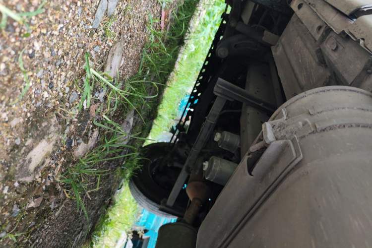Used Iveco Power Daily 2013 2.5T-A37 Dual-Purpose High-Roof Van Chassis Front Left