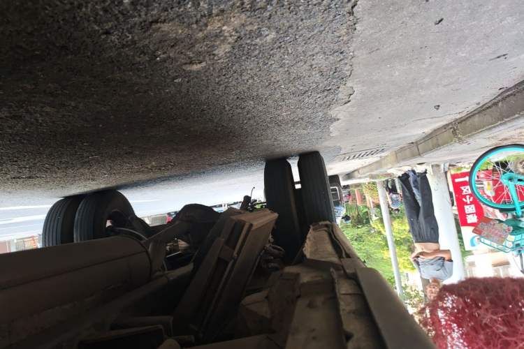 Used Iveco Power Daily 2013 2.5T-A37 Dual-Purpose High-Roof Van Chassis Front Right