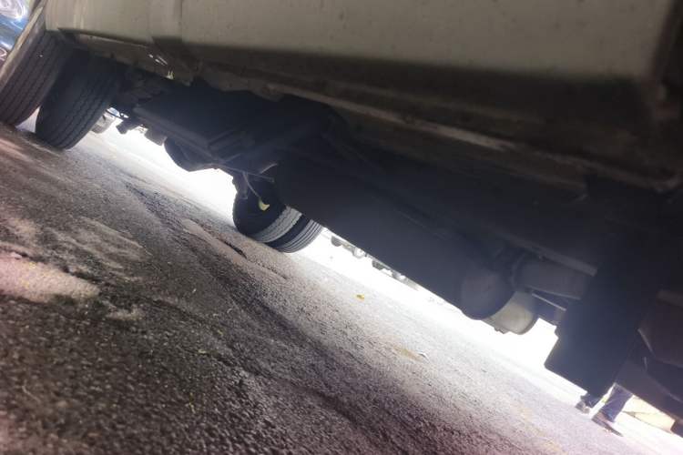 Used Iveco Power Daily 2013 2.5T-V39 Box Truck High Roof Chassis Front Right