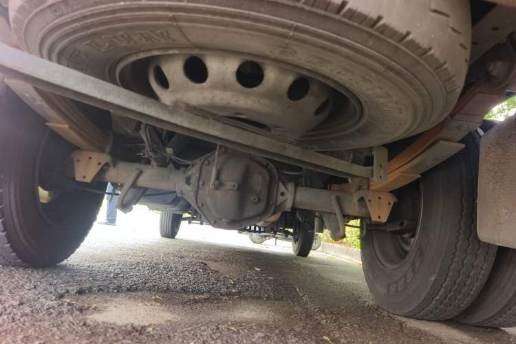 Used Iveco Power Daily 2013 2.5T-V39 Box Truck High Roof Chassis Rear