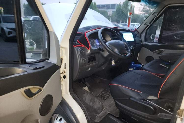 Used Iveco Power Daily 2013 2.8T-A36 Dual-Purpose Passenger and Cargo Vehicle Driver Seat