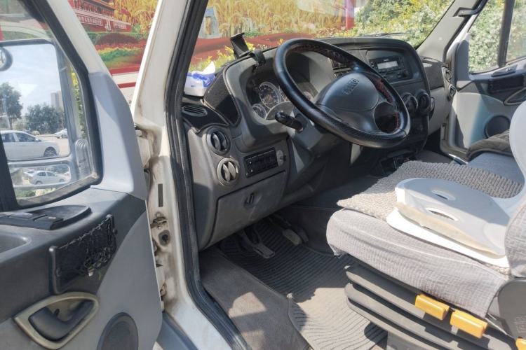 Used Iveco Power Daily 2013 3.0T-A37 Dual-Purpose Low-Roof F1C Van Driver Seat