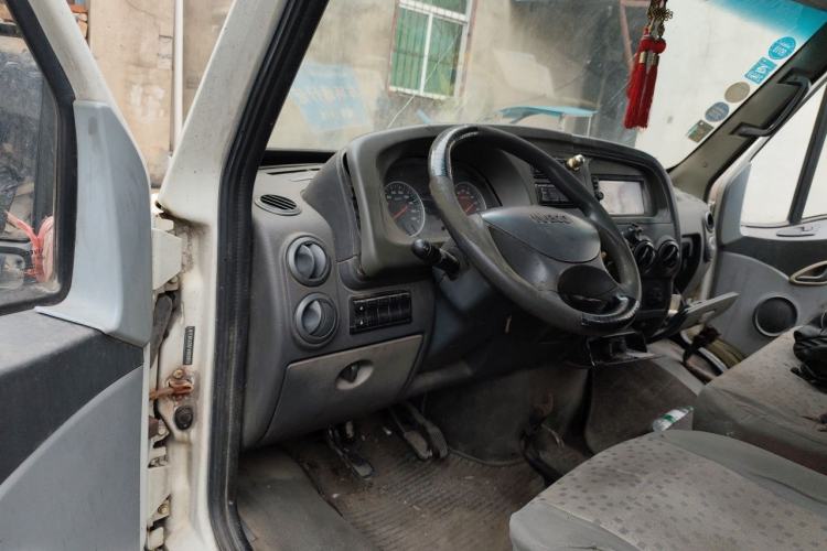 Used Iveco Power Daily 2013 2.5T-A37 Dual-Purpose High-Roof Van Driver Seat