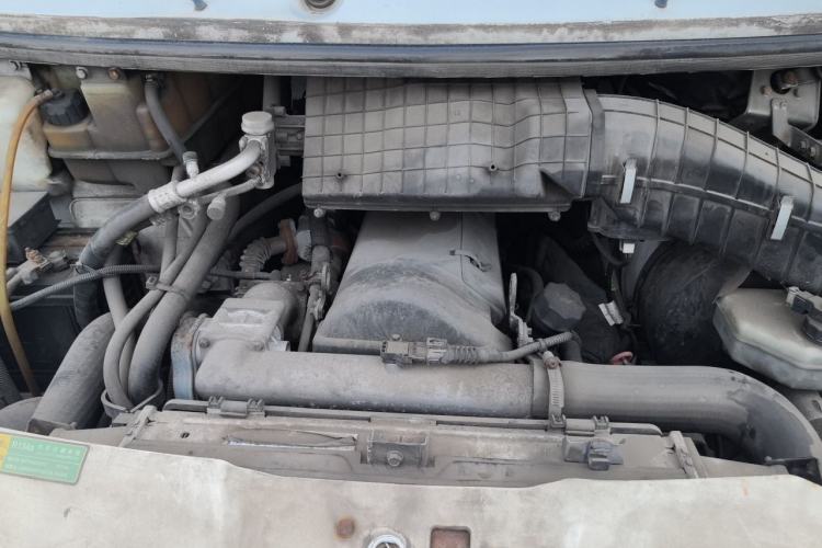 Used Iveco Power Daily 2013 2.5T-V39 Box Truck High Roof Engine Bay