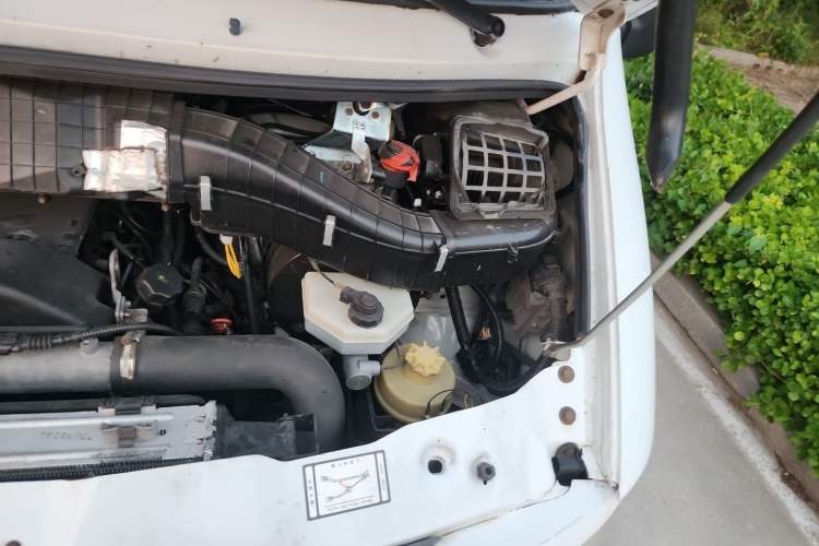 Used Iveco Power Daily 2013 2.8T-A36 Dual-Purpose Passenger and Cargo Vehicle Engine Bay Left