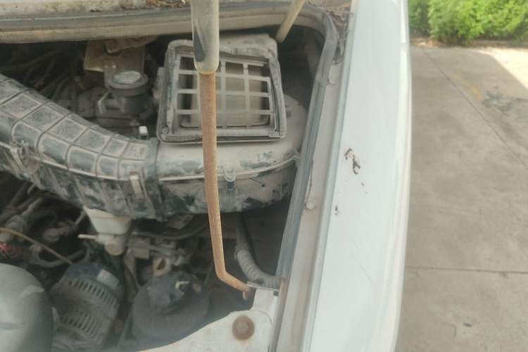 Used Iveco Power Daily 2013 2.8T-A32 All-Round Edition Engine Bay Left
