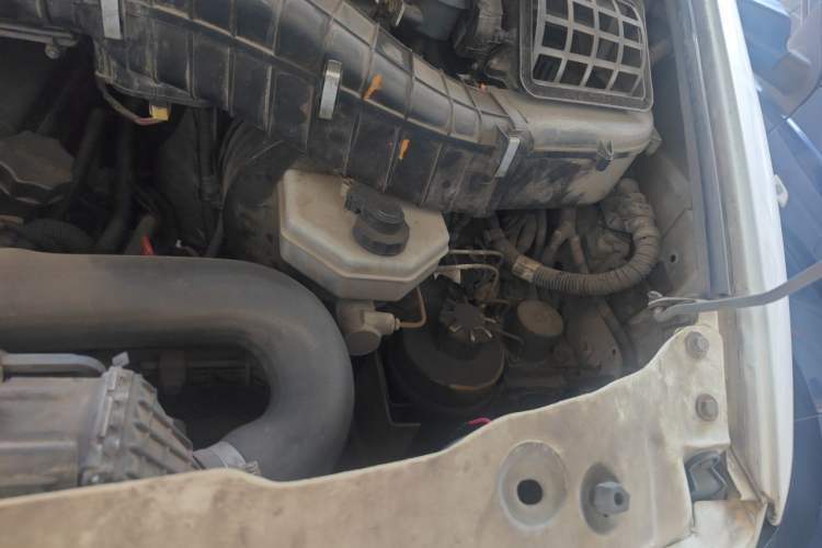 Used Iveco Power Daily 2013 2.5T-A37 Dual-Purpose High-Roof Van Engine Bay Left