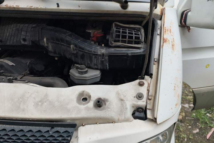 Used Iveco Power Daily 2013 2.5T-A37 Dual-Purpose High-Roof Van Engine Bay Left