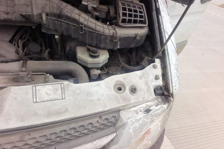 Used Iveco Power Daily 2013 2.5T-V39 Box Truck High Roof Engine Bay Left