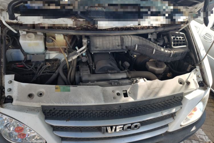 Used Iveco Power Daily 2013 2.5T-A37 Dual-Purpose High-Roof Van Engine Bay