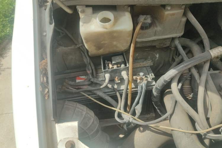 Used Iveco Power Daily 2013 2.8T-A32 All-Round Edition Engine Bay Right