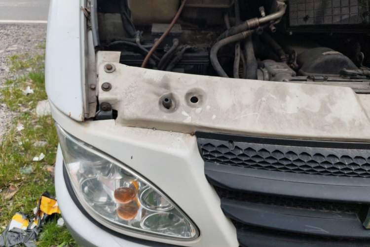 Used Iveco Power Daily 2013 2.5T-A37 Dual-Purpose High-Roof Van Engine Bay Right