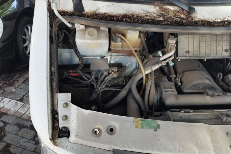Used Iveco Power Daily 2013 2.5T-A37 Dual-Purpose High-Roof Van Engine Bay Right