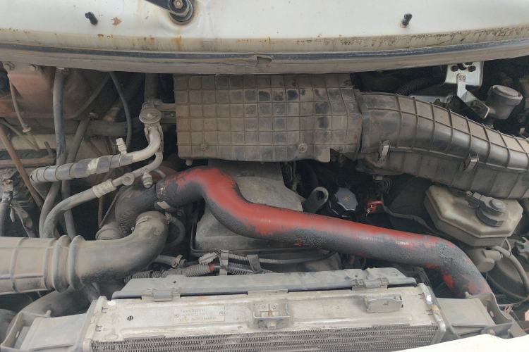 Used Iveco Power Daily 2013 2.8T-A32 Express Version Engine Bay