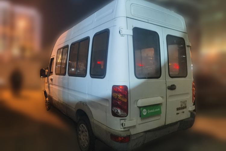 Used Iveco Power Daily 2013 2.5T-V39 Box Truck High Roof Exterior 3
