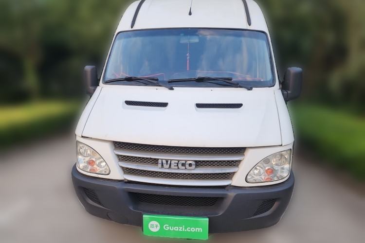 Used Iveco Power Daily 2013 2.8T-A36 Dual-Purpose Passenger and Cargo Vehicle Front