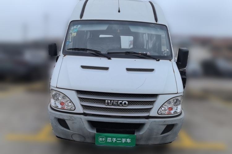 Used Iveco Power Daily 2013 2.5T-V39 Box Truck High Roof Front