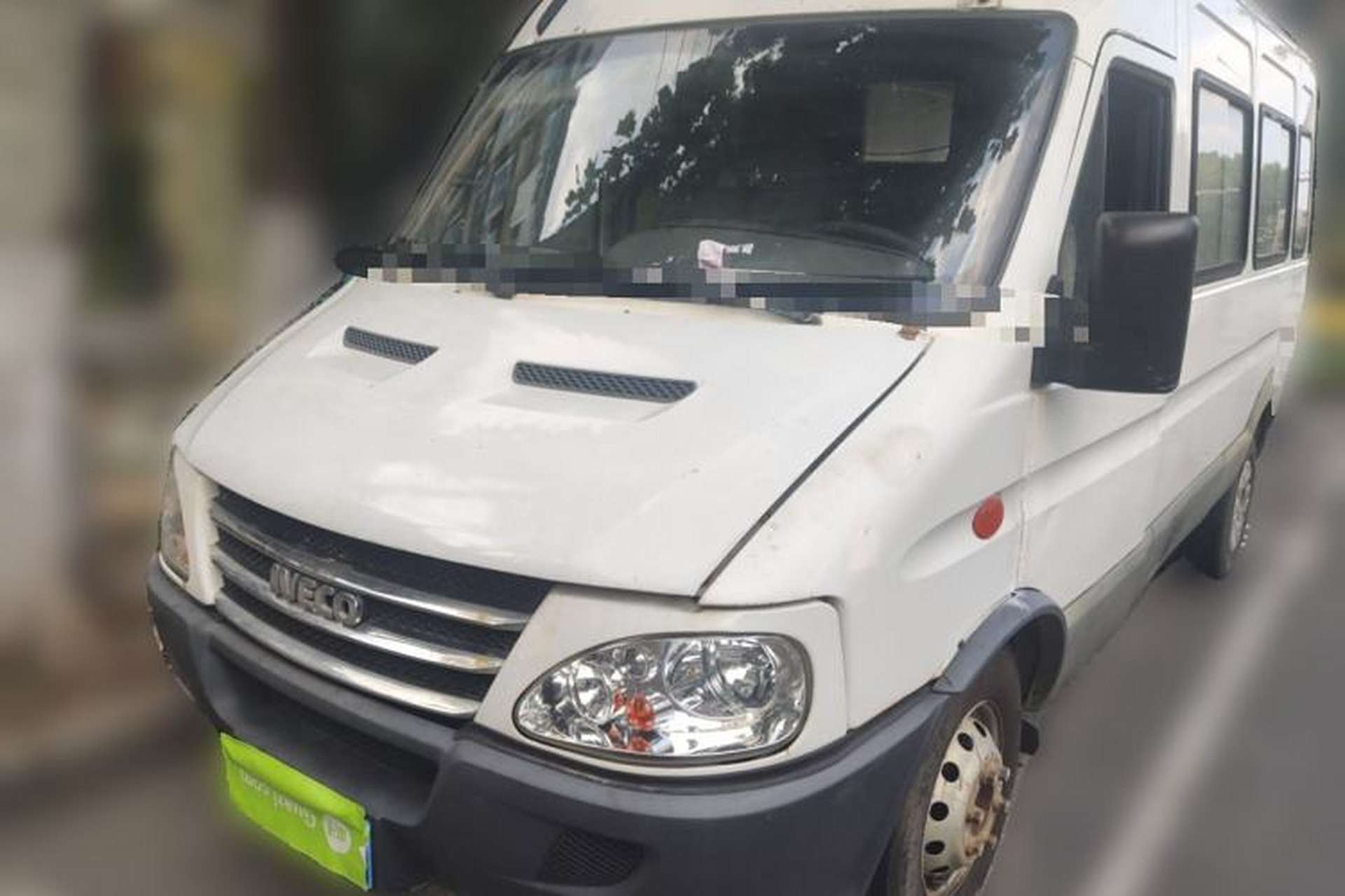 Used Iveco Power Daily 2013 2.5T-V39 Low-Roof Box Truck Front Left 45 Deg