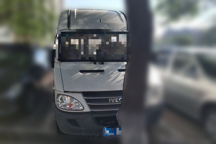 Used Iveco Power Daily 2013 2.5T-A37 Dual-Purpose High-Roof Van Front