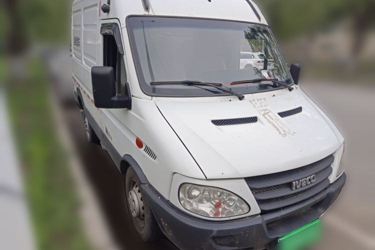 Used Iveco Power Daily 2013 3.0T-V42 Box Truck F1C Front Right 45 Deg