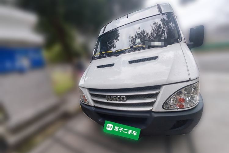 Used Iveco Power Daily 2013 2.5T-V39 Box Truck High Roof Front