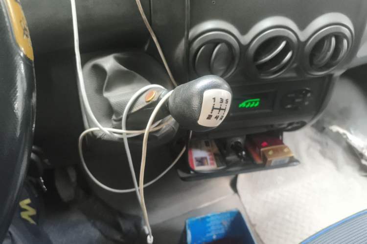 Used Iveco Power Daily 2013 2.8T-A32 All-Round Edition Gear Lever