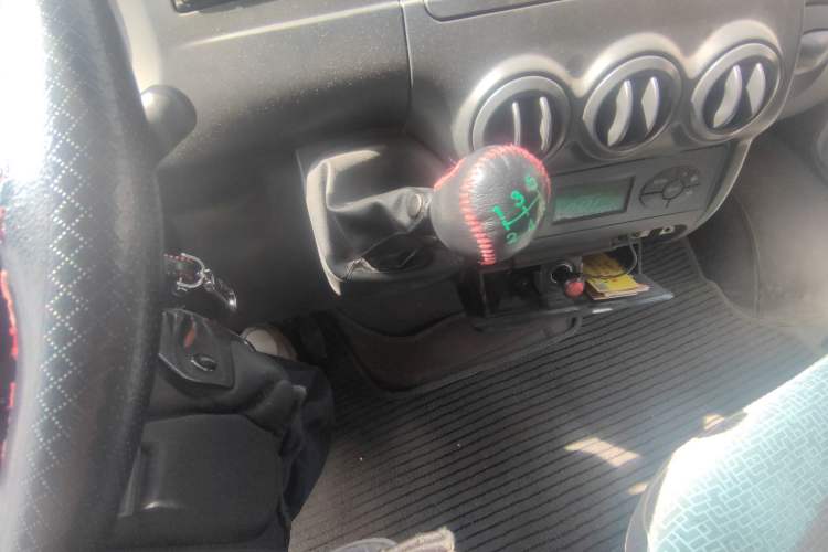 Used Iveco Power Daily 2013 3.0T-A37 Dual-Purpose Low-Roof F1C Van Gear Lever
