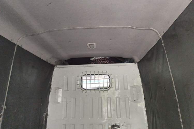 Used Iveco Power Daily 2013 3.0T-V42 Box Truck F1C Headliner