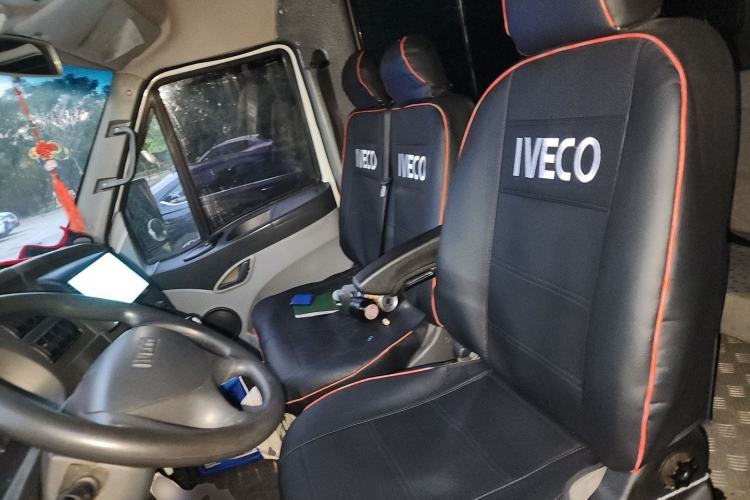 Used Iveco Power Daily 2013 2.8T-A36 Dual-Purpose Passenger and Cargo Vehicle Left Front Seat