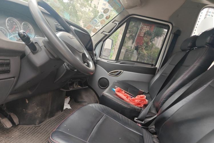 Used Iveco Power Daily 2013 2.8T-A32 Express Version Left Front Seat