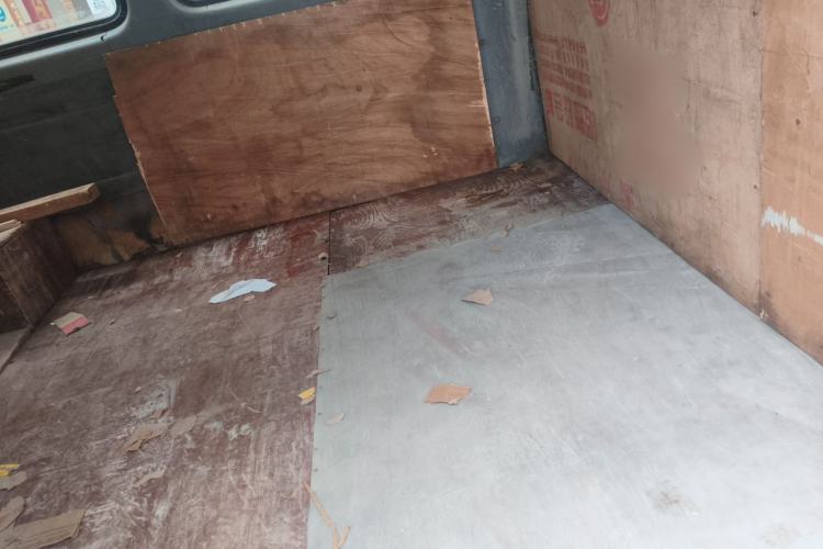 Used Iveco Power Daily 2013 2.8T-A32 All-Round Edition Left Rear Seat