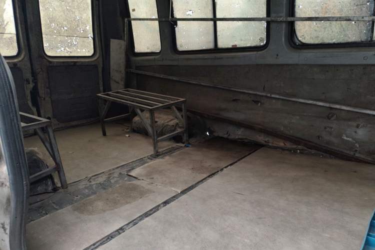 Used Iveco Power Daily 2013 2.5T-A37 Dual-Purpose High-Roof Van Left Rear Seat