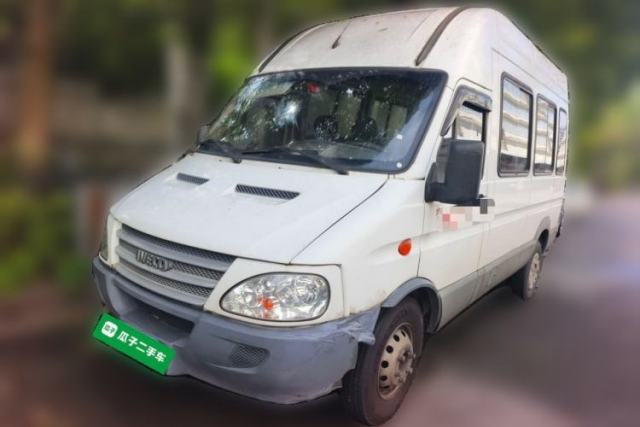 Used Iveco Power Daily 2013 2.5T-V39 Box Truck High Roof