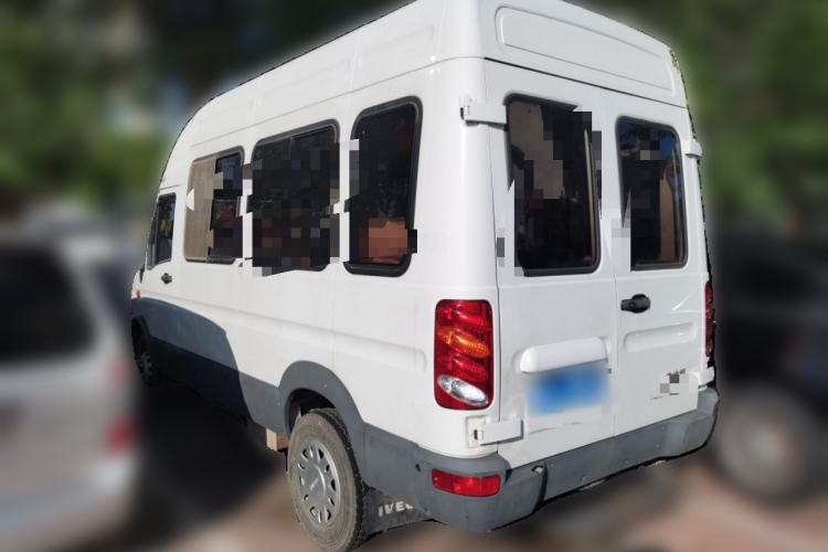 Used Iveco Power Daily 2013 2.5T-A37 Dual-Purpose High-Roof Van Rear Left 45 Deg