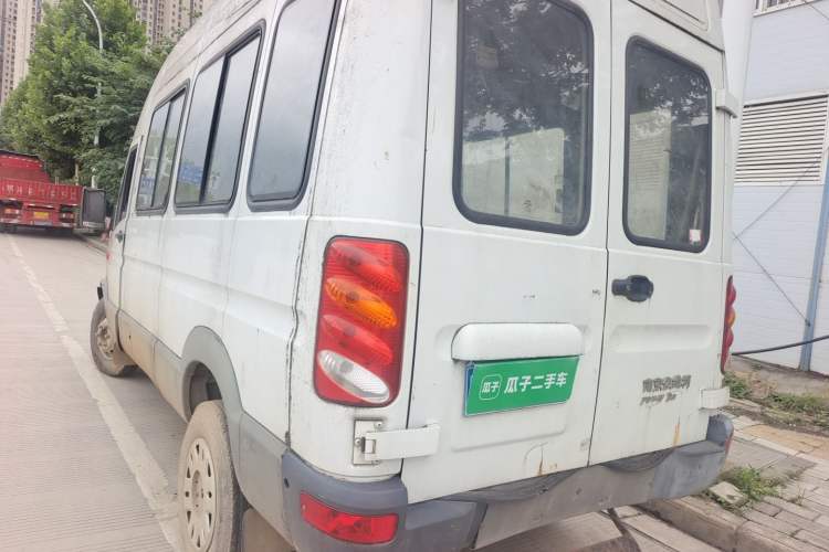 Used Iveco Power Daily 2013 2.5T-V39 Box Truck High Roof Rear Left 45 Deg